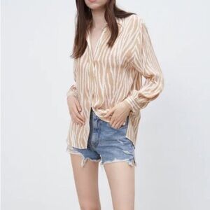 Women’s Zara Tan and White Zebra Print Blouse Top size XS